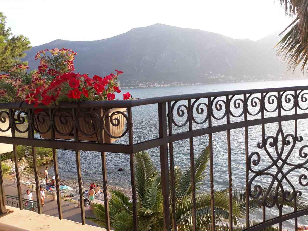 Appartement Maniva Penthouse By The Sea à Kotor Extérieur photo